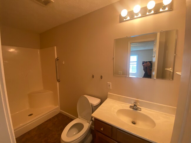 Building Photo - 37 Cedar Ln