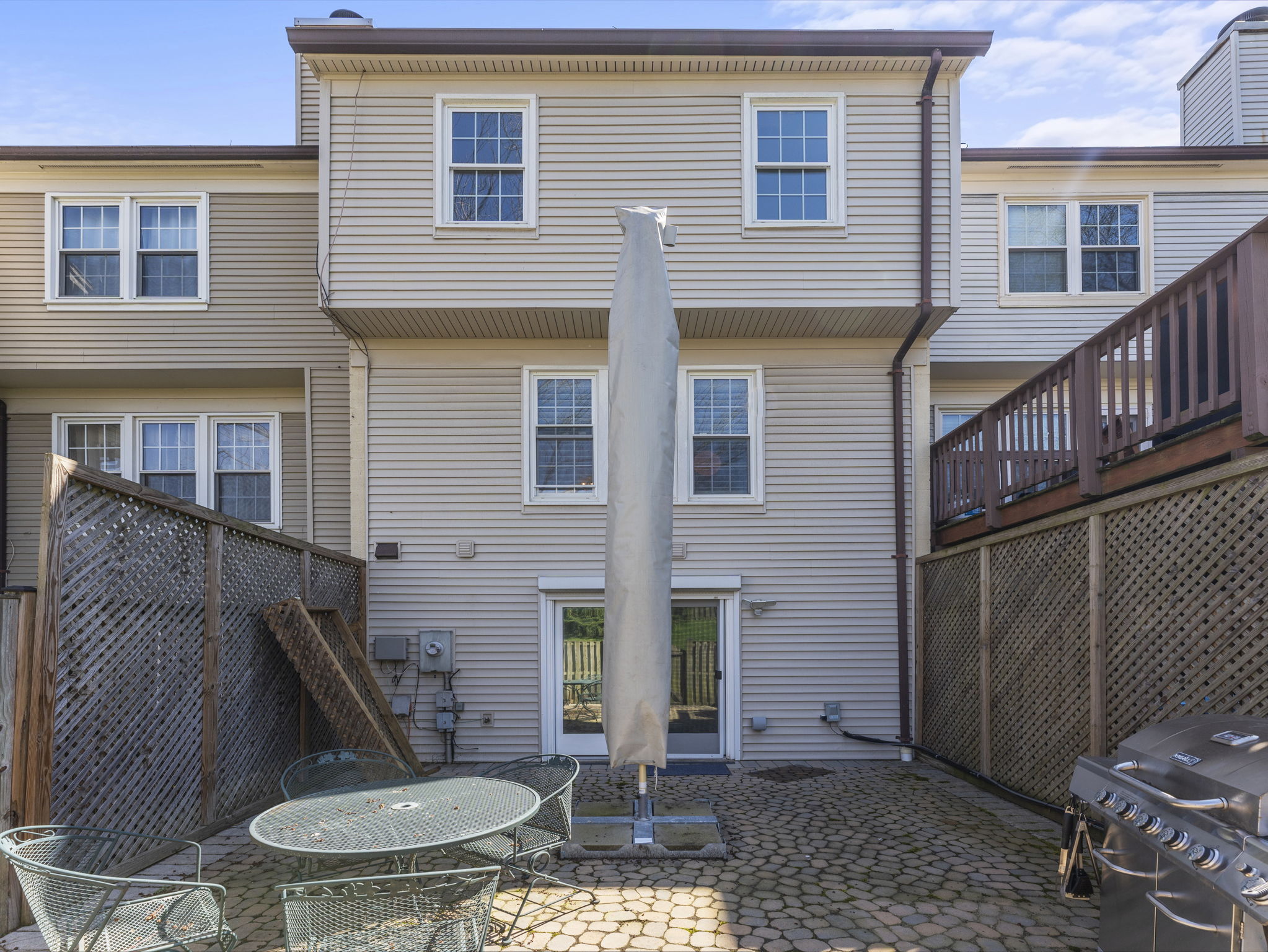 Building Photo - 8638 Dellway Ln
