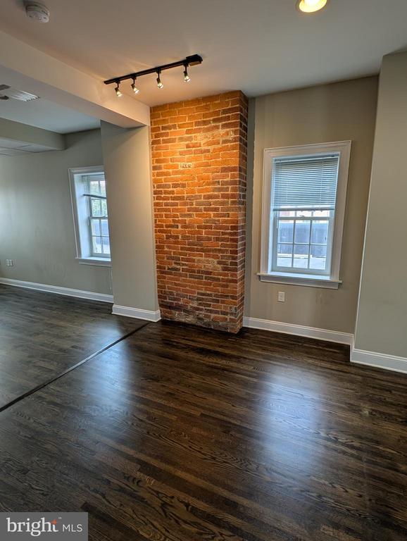 Building Photo - 38 N Potomac St