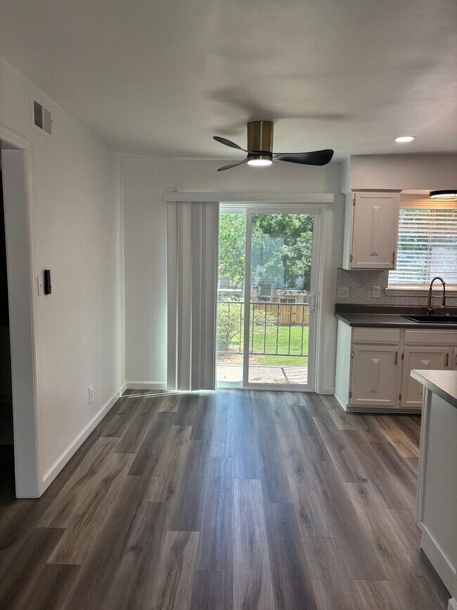 Building Photo - Charming 1BR Condo in Tulsa