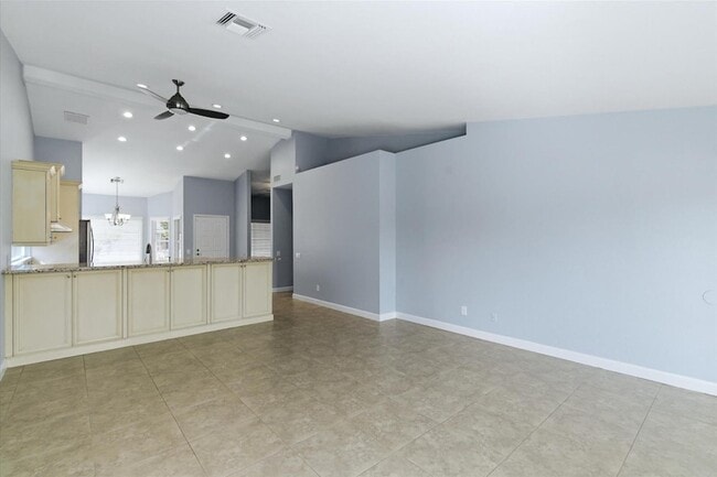 Building Photo - 4221 E Everett Dr