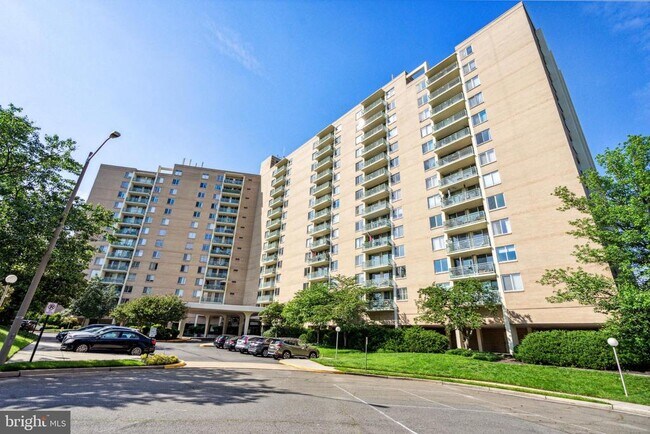 Primary Photo - 501 Slaters Ln