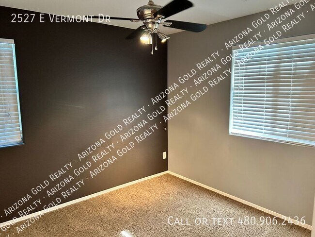 Building Photo - Cove at Vincenz