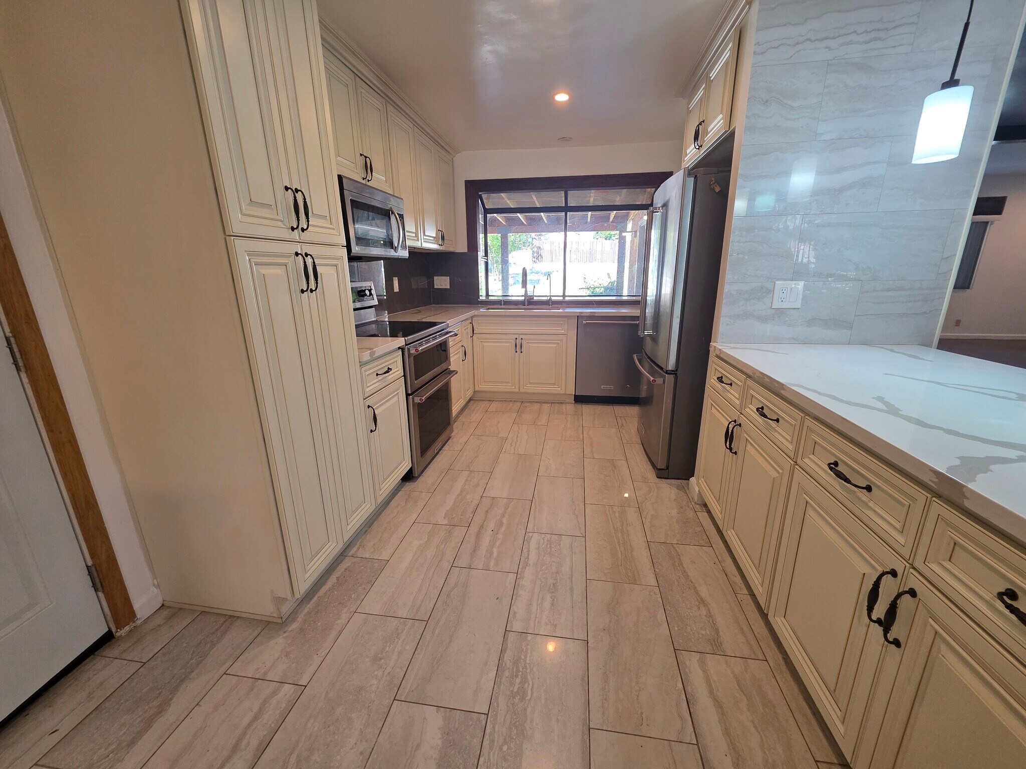 Building Photo - 23247 Raymond St