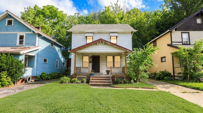 Building Photo - 13721 Diana Ave