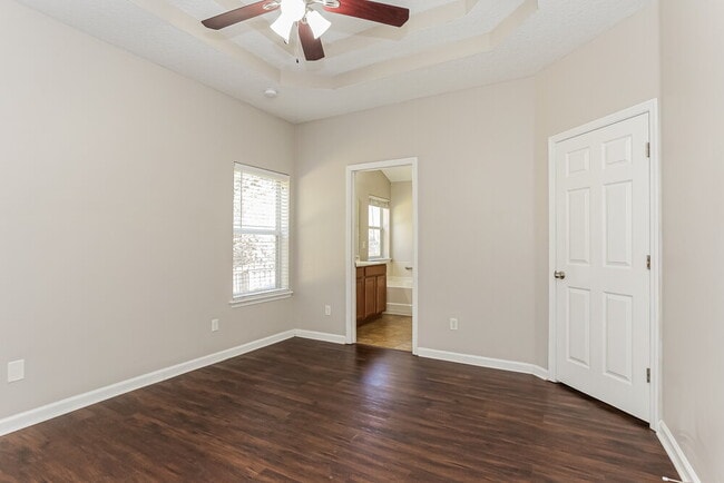 Building Photo - 10975 Campus Heights Ln