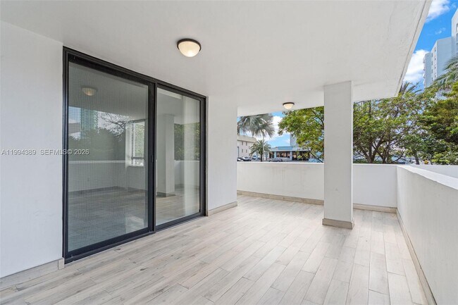 Building Photo - 5845 Collins Ave