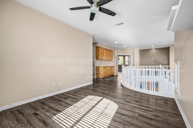 Building Photo - 28622 High Ridge Dr