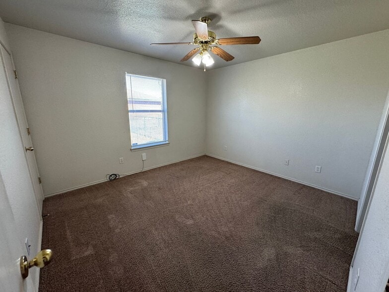 Building Photo - 2801 Alma Dr