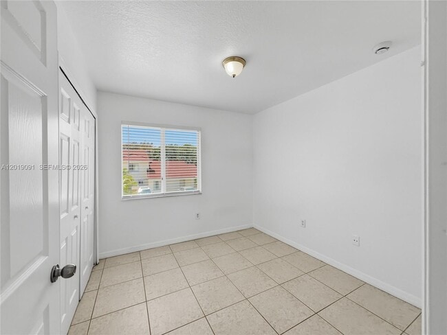 Building Photo - 3002 San Remo Cir