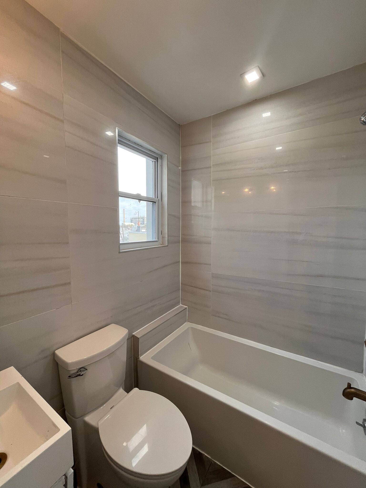 Building Photo - 88 Wallis Ave