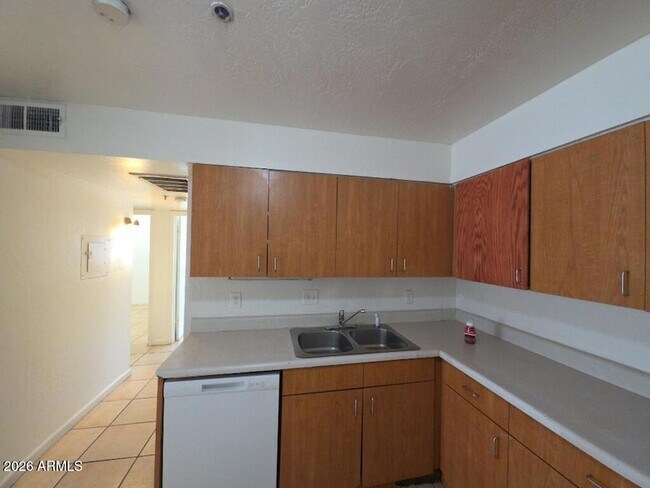 Building Photo - 4829 N 37th Ave