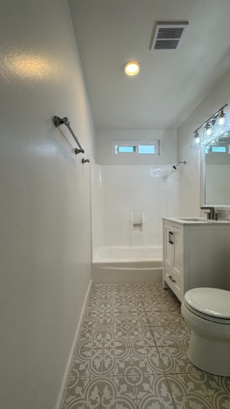 Building Photo - 283 Ellwood Beach Dr