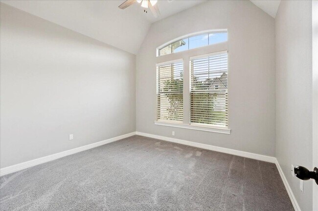 Building Photo - 10460 Jordan Ave
