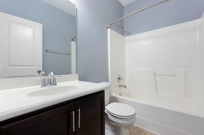 Building Photo - Incredible 3be/2.5ba House In Quiet Neighb...