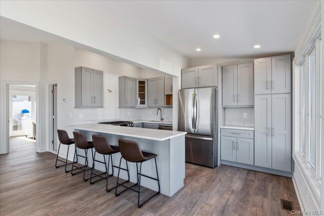 Building Photo - 73 W Tiana Rd