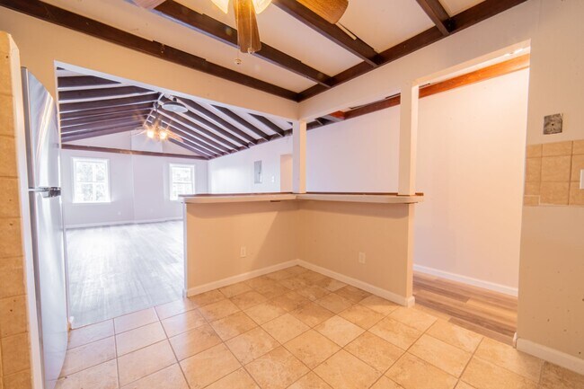 Building Photo - Spacious 2-Bedroom Apartment with Bonus Ro...
