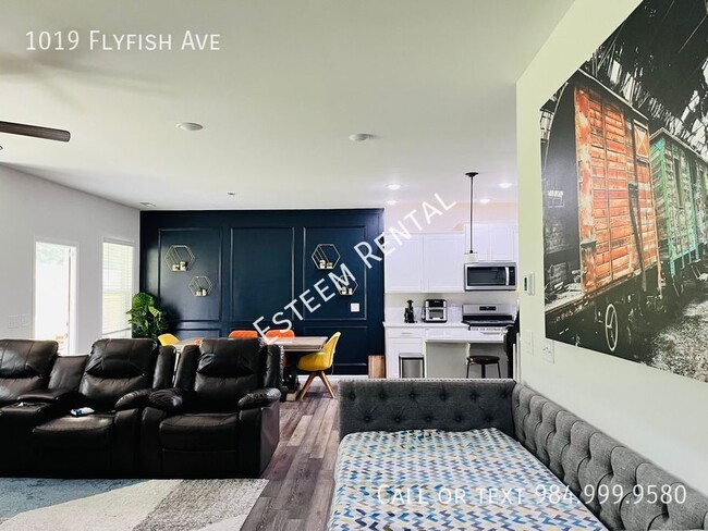Building Photo - 1019 Flyfish Ave