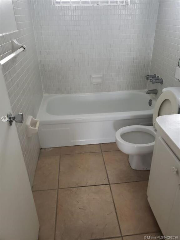 Building Photo - 1321 NW 43rd Ave