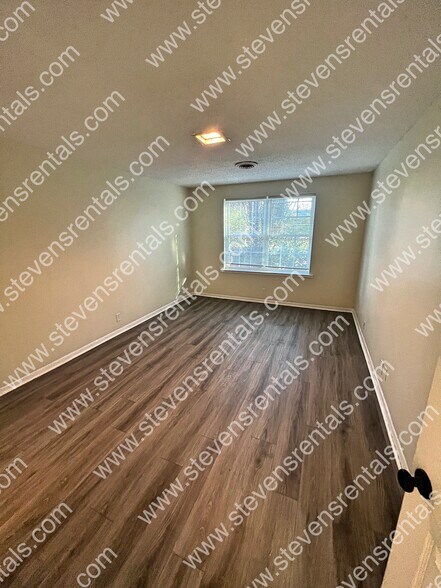 Building Photo - 441 Harding Pl