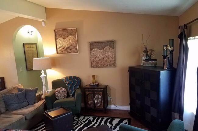 Vaulted ceilings Hard wood - 27711 Jade Ct
