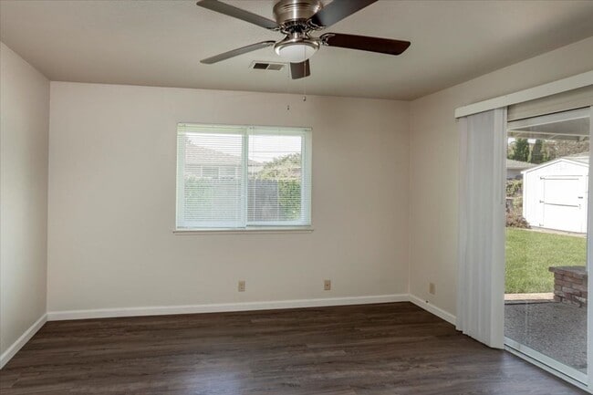 Building Photo - Great Sunnyvale Home