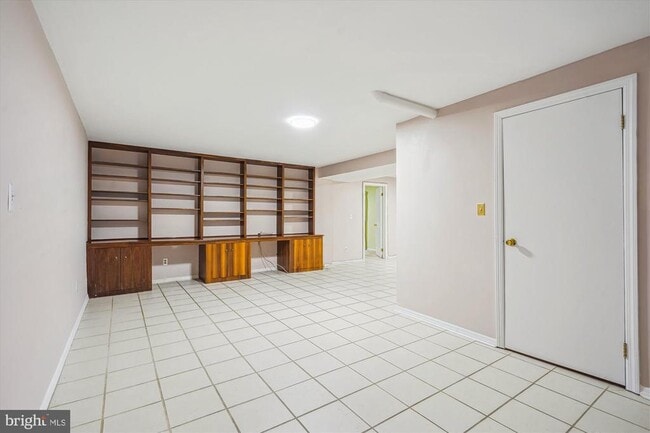 Building Photo - 6603 Tina Ln