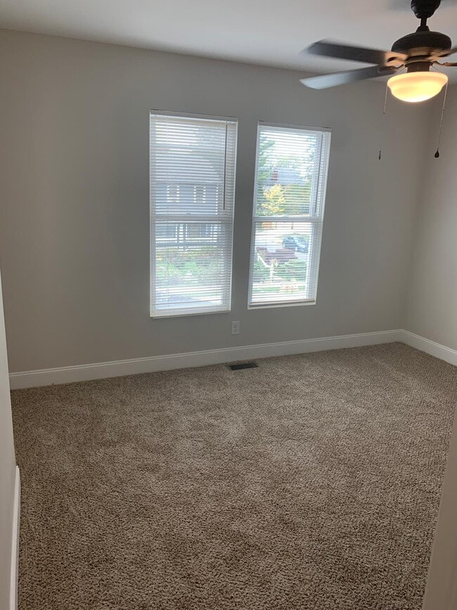 Building Photo - 1109 S Champion Ave