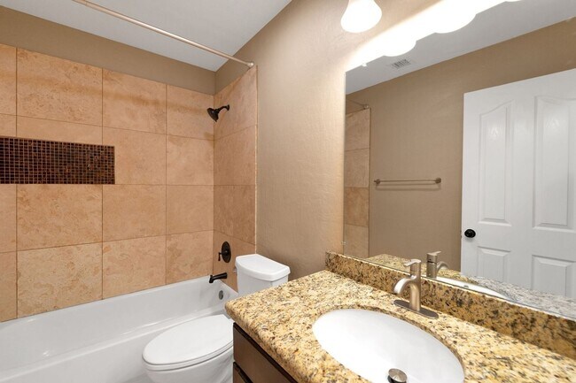 Building Photo - Stunning 5BR House in Chandler