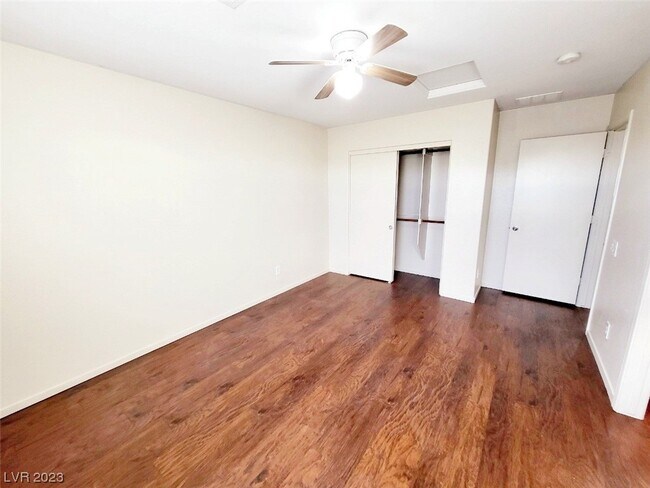 Building Photo - 11240 Woodland Violet Ave