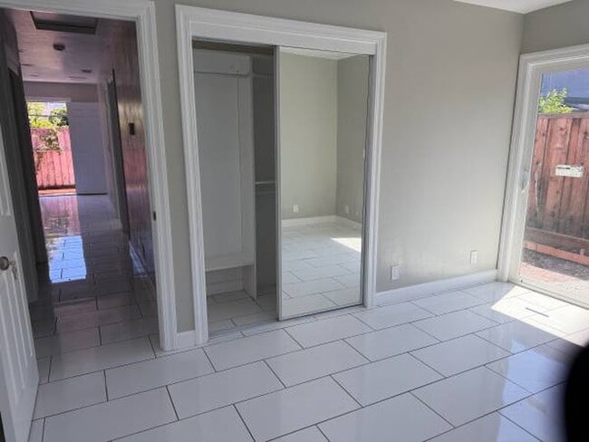 Building Photo - 1094 Saddlewood Dr