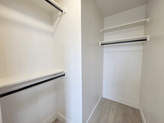 Building Photo - END UNIT- Now Leasing! Brand-New 3 Bed, 2....