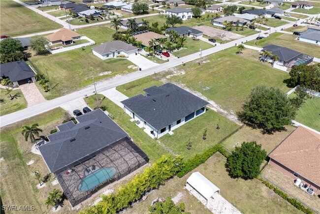 Building Photo - 129 NW 27th Pl