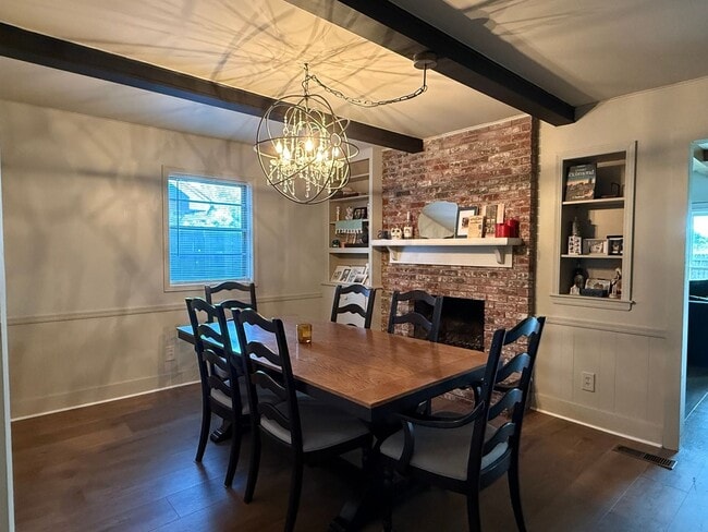 Building Photo - Spacious 4BR House in Tulsa