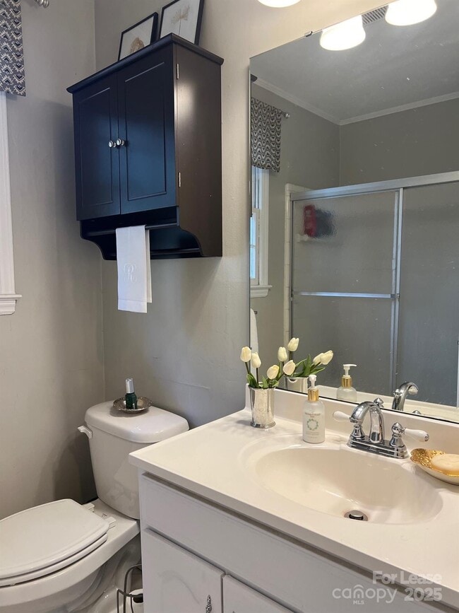 Building Photo - 5531 Farmbrook Dr