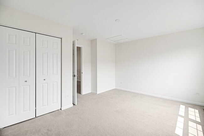 Building Photo - 4426 Monroe Ct