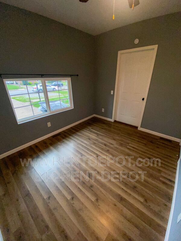 Building Photo - 112 S Lincoln Park Dr