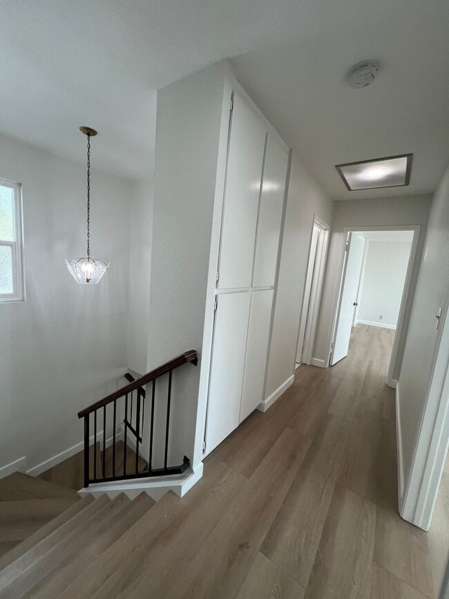 Building Photo - Great Large House ready for you to Make it a Home