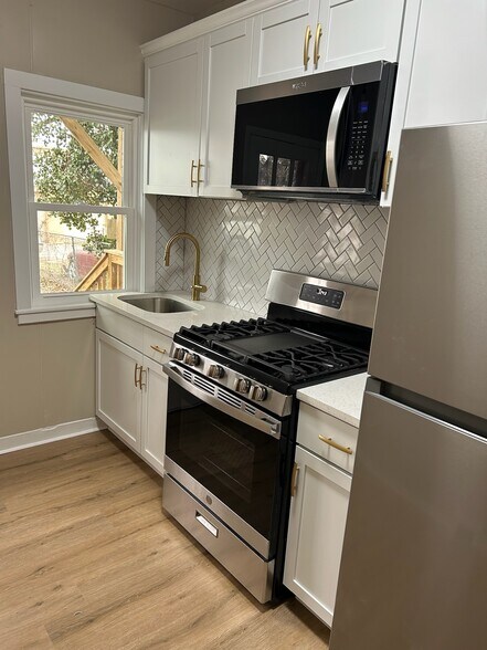 Kitchen - 4146 Eierman Ave