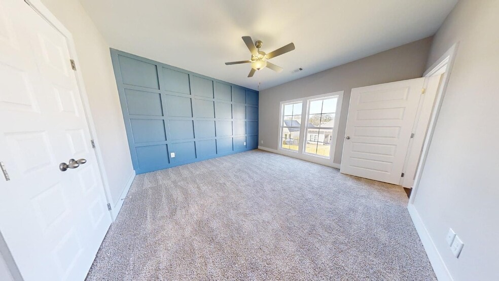 Building Photo - Fox Run Townhome Available August!