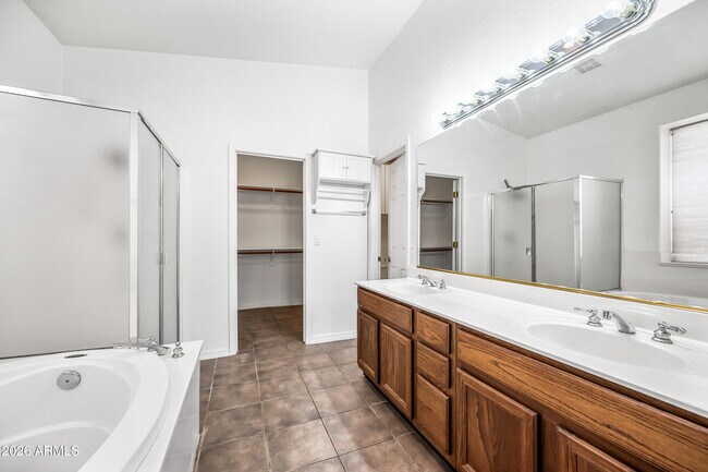 Building Photo - 6620 Front Nine Dr