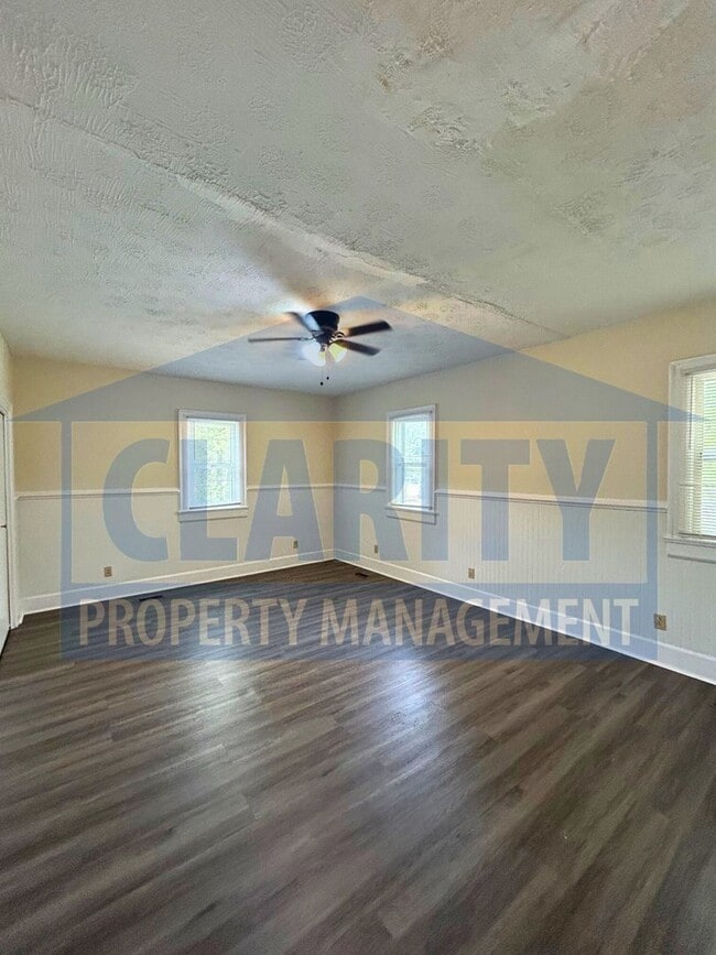 Building Photo - 2 bedroom apartment next to Lee University...