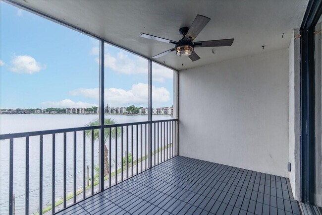 Building Photo - 113 Lake Emerald Dr