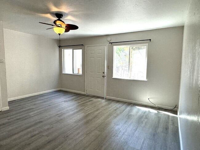 Building Photo - 455 E St John St