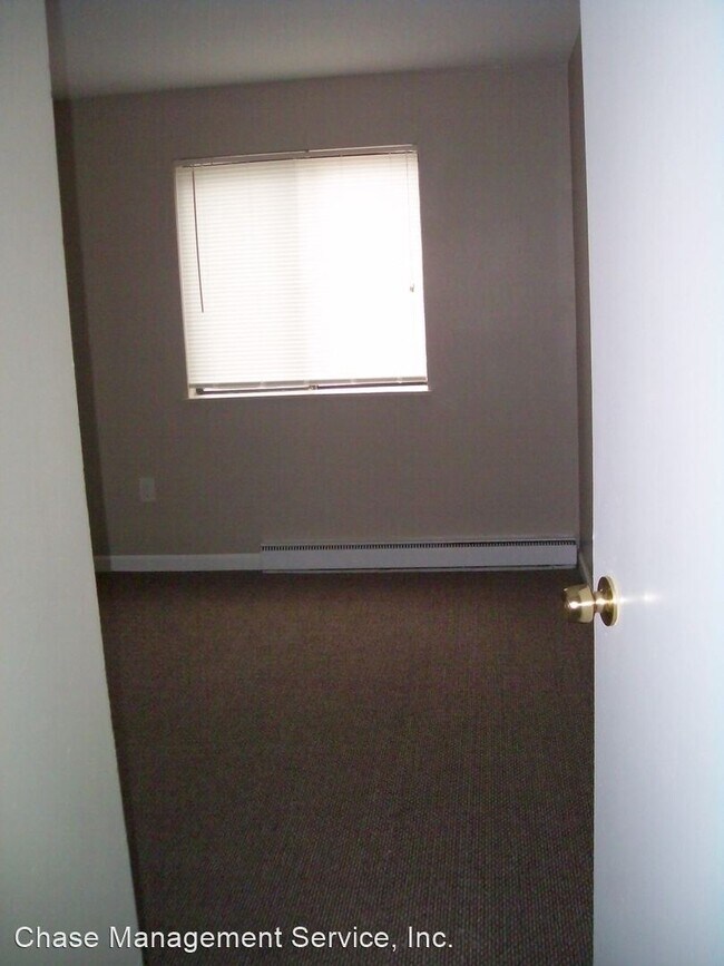 Building Photo - 1309 St James Ave