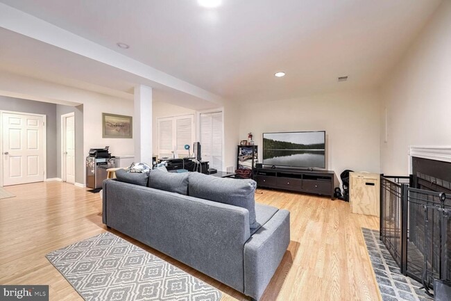 Building Photo - 5619 Ridge View Dr