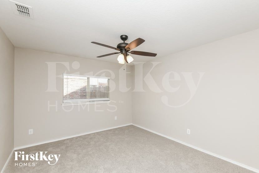 Building Photo - 6212 Skysail Rd