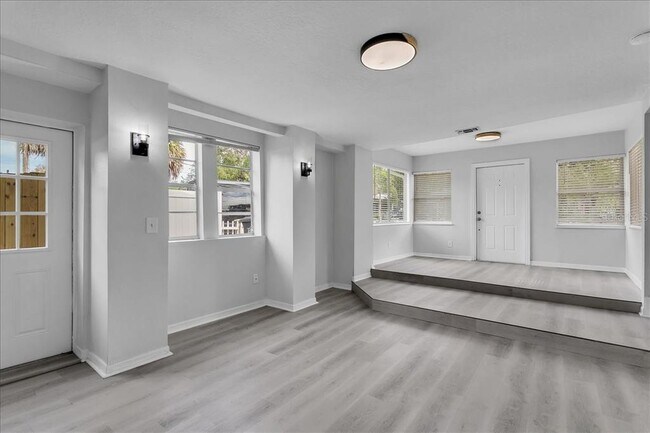 Building Photo - 6008 N Tampa St