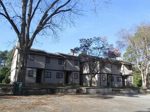 Building Photo - 201 Westbrooke Court #4 (Westbrooke Townho...