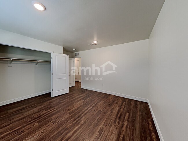 Building Photo - 723 Terrain Star Ave